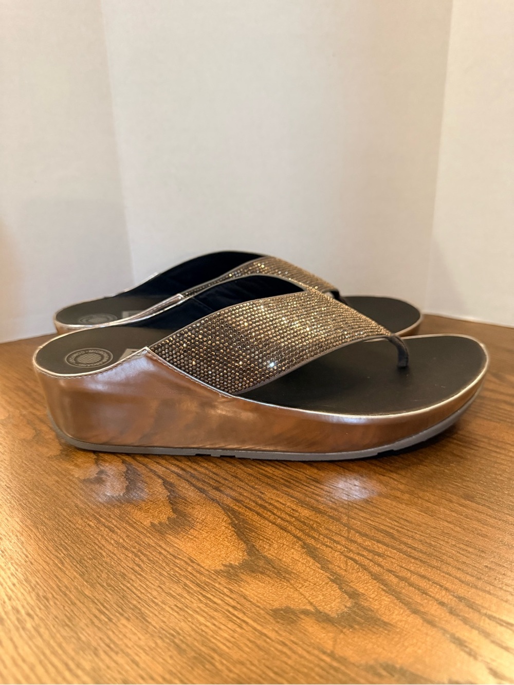 Fitflop Lulu Crystal sandals. Women size 9
